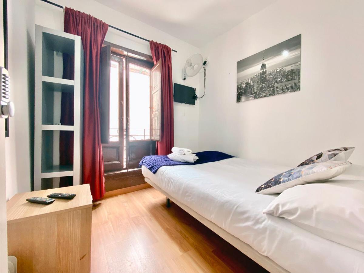 Gran Via Sol Rooms Madrid Extérieur photo